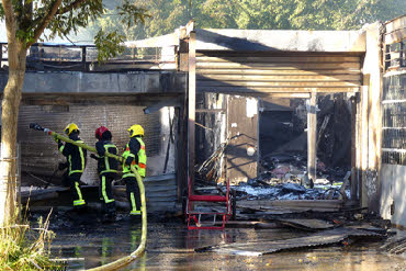 Evry-Courcouronnes : Le centre commercial du Mail de Thorigny totalement détruit par les flammes